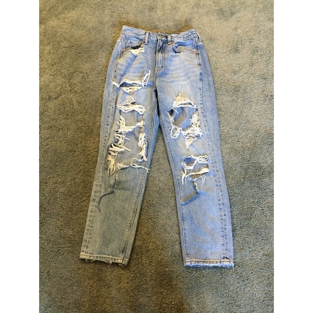 American Eagle Highest Rise Mom Jeans Womens Size 2 Short Light Wash Ripped